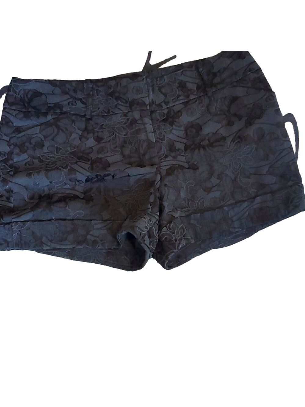 Smart set Black Embossed shorts size 16
